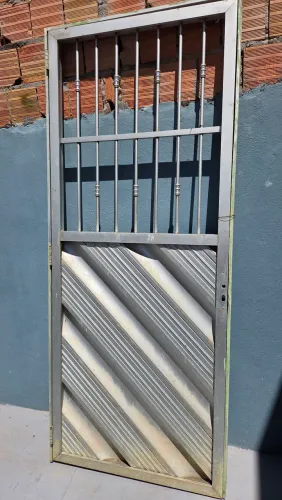 Porta de Alumínio L 93cm x A 293 cm