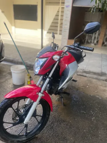 Titan 160