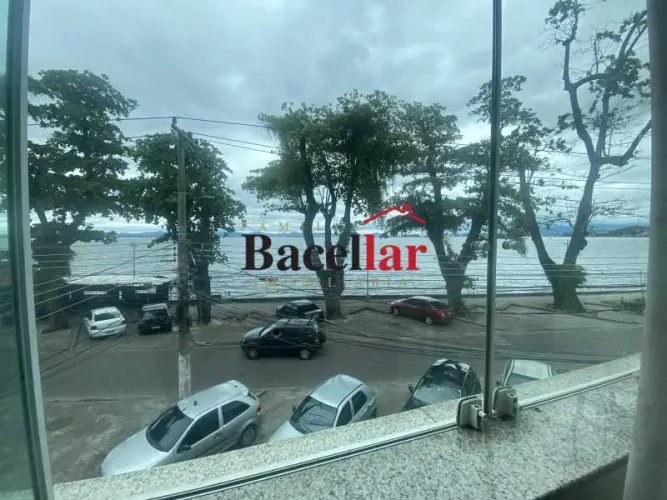 Apartamento : / Residencial / Freguesia (Ilha do Governador)