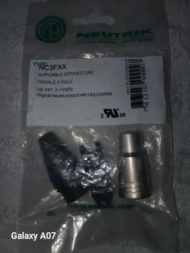 Conector XLR Fêmea Neutrik NC3FXX