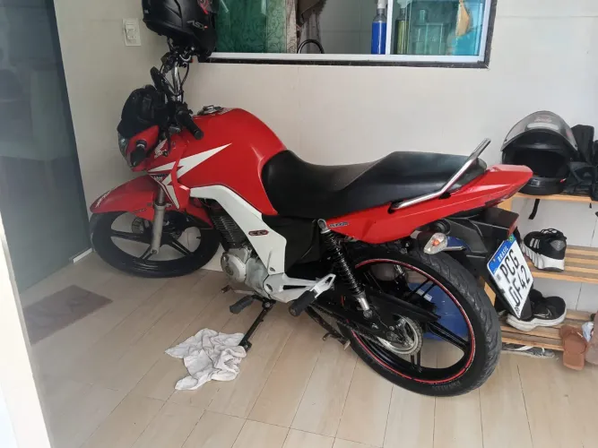 Titan 150 2015 com IPVA 2026 pago R$ 12.000
