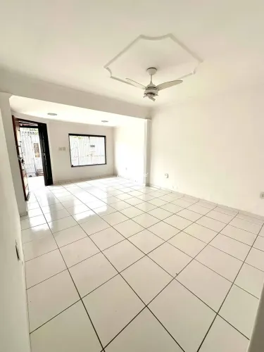 Casa linear com Edícula - bairro Parque das Ilhas - Volta Redonda / RJ