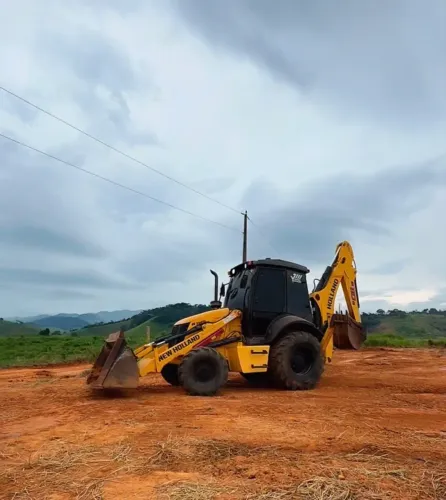 Retroescavadeira Newholland B110B Cabinada com ar-condicionado ANO 2021 