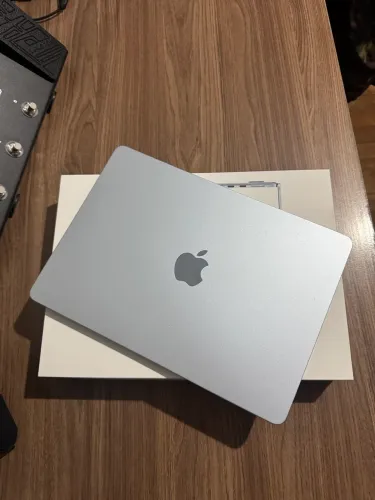 Macbook m4 16GB 256GB