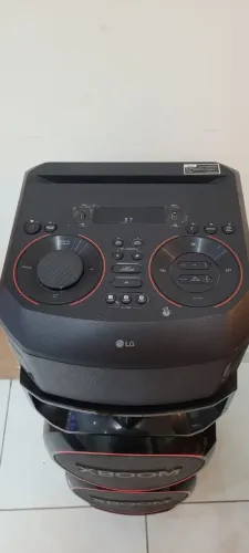 Caixa de som LG RN9, em excelente estado de conservação - pouco usada-com entrada p microf