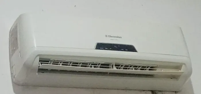 Ar-condicionado 12mil blusa Electrolux