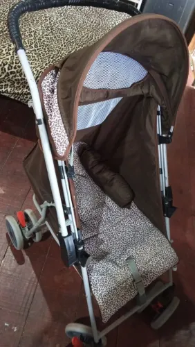Vende-se carrinho de bebê e bebê conforto
