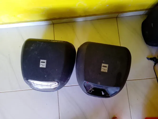 Baú de 28L ambos