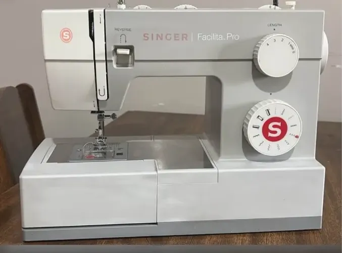 Maquina de costura Singer Facilita 4411