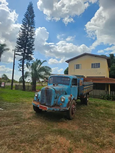 Caminhão Antigo ano 1951