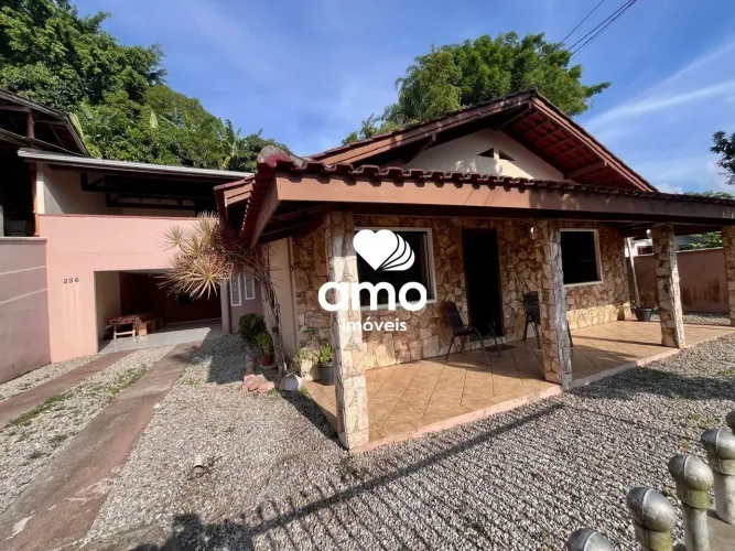 Casa à venda em Guabiruba (Imigrantes)  3 quartos, 2 banheiros, 397 m² de terreno