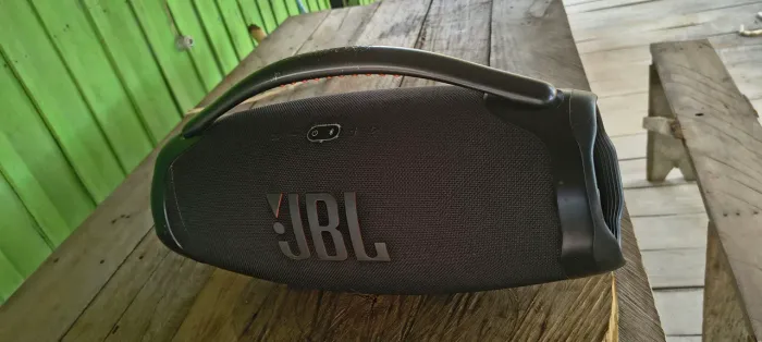 Caixa de som JBL boombox
