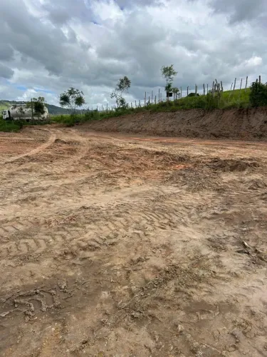 Terreno próximo ao centro de Vitória de Santo Antão. Tamanho 50mX116m