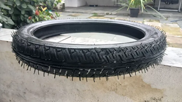 Vendo pneu dianteiro zerado moto aro 18