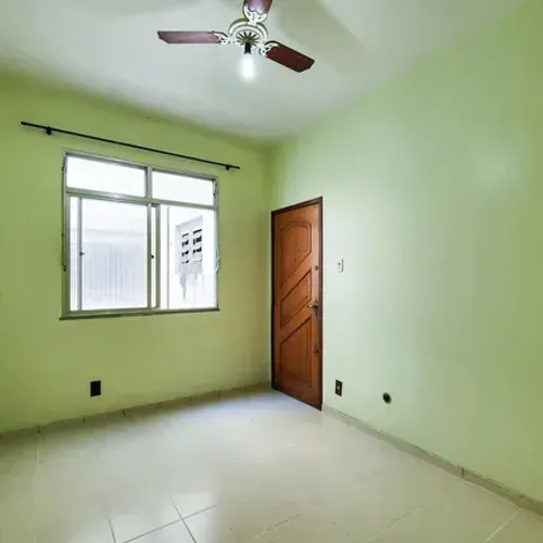 IMP - CASA NO RIO SENA