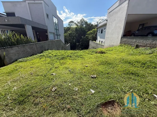 Terreno à venda no condomínio New Ville, Santana de Parnaíba/SP