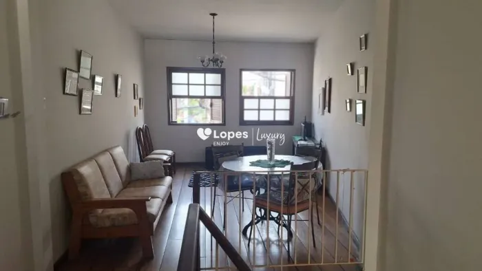Vendo Casarão Duplex com Churrasqueira em Santa Tereza junto ao Largo das Neves e Rua Orie
