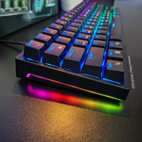 Teclado Mecânico Gamer RGB Aula F3261 Preto Switch Red Hot-Swappable 60% USB-C