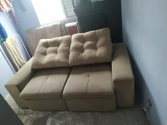 Vendo sofa retrátil em ótimo estado, não tem nem um acento fundo, só dar uma limpeza mesmo