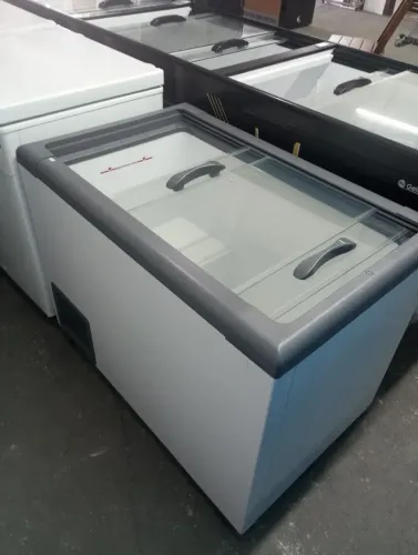 NZ. Freezer horizontal tampa de vidro 300 litros GELOPAR