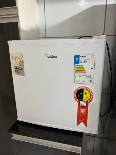 frigobar Midea 