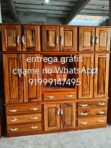 Guarda roupa de casal 6 portas todo de madeira frete grátis.