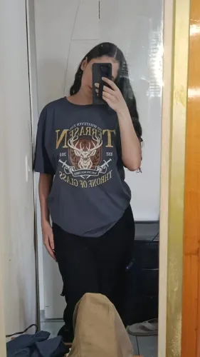 Camiseta temática da saga "Trono de vidro"