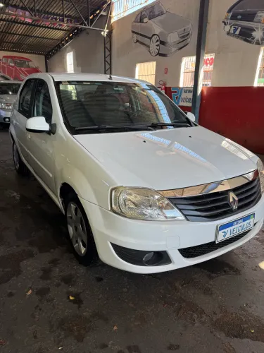 Renault Logan Expression Hi-flex 1.6 8V 4P 2013