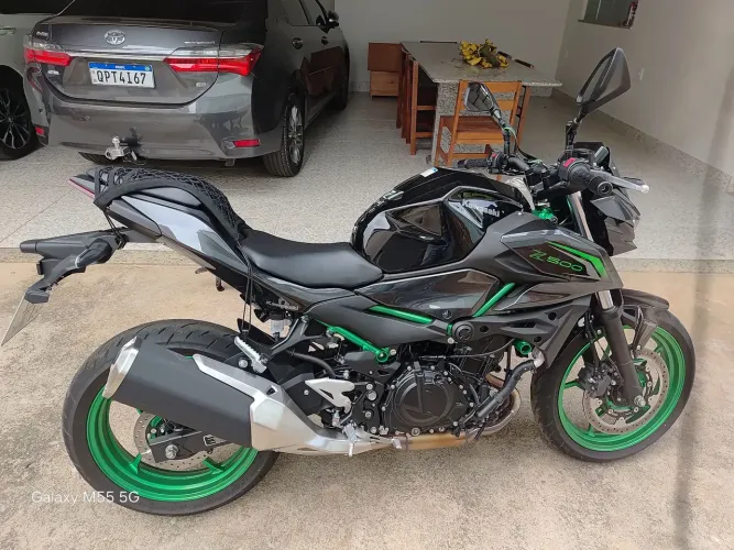 Vendo kavasaki z 500 2026 modelo  se
