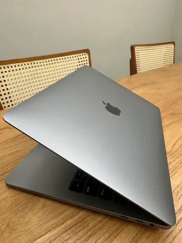 MacBook Pro 2018 13? i5 8gb ram 256 gb 