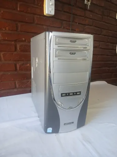 Computador Antigo - Pra Retirada de peça