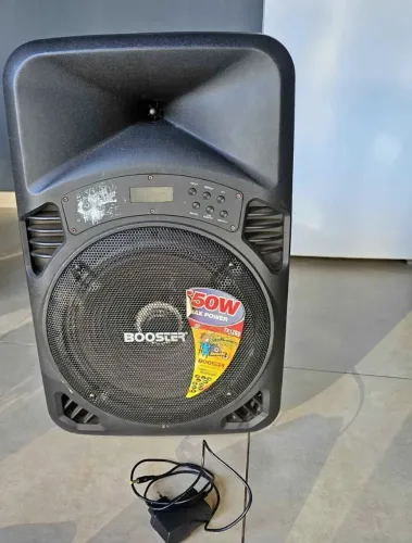 VENDO CAIXA DE SOM BEM CONSERVADA ESTADO DE NOVA