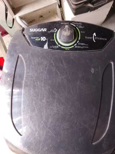 Vendo 1 tanquinho de lavar roupa da marca sugar 10 kg toda boa funcionando perfeitamente