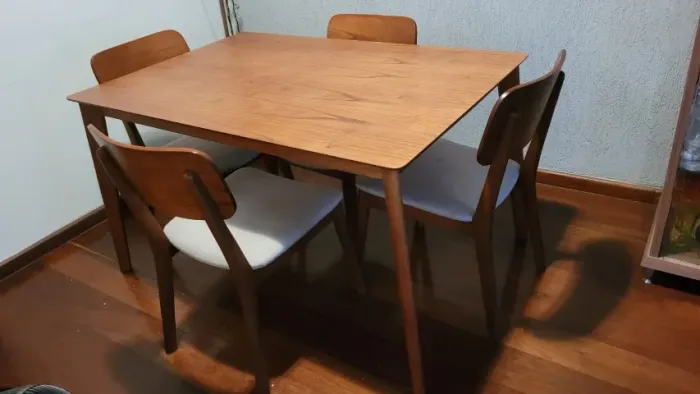 Mesa de 4 lugares