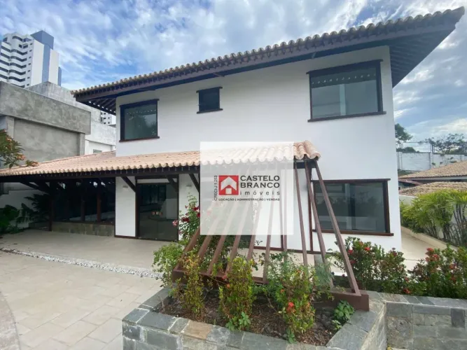 LAKE JACKSON Casa com 676m² e 04 Quartos disponível para venda em Condomínio Fechado, na