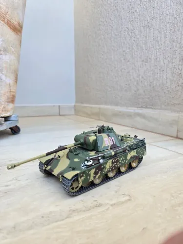 Miniatura Tanque Alemão Panther WWII - Metal (Minichamps 1:35)