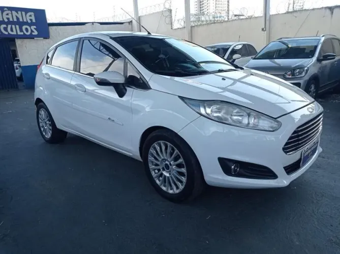 Ford Fiesta Titanium 1.6 16V Flex Power Shift 2017