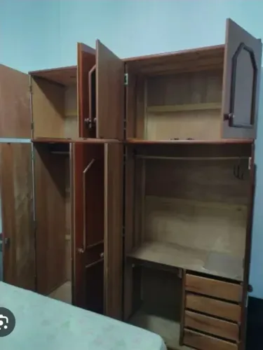 Guarda Roupa 4 portas com maneiro, em madeira, desmontado