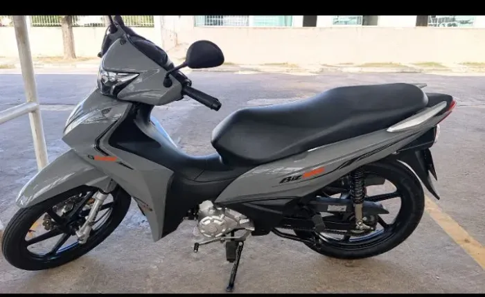 Vendo moto em ótimo estado de conservação e pouco rodada.