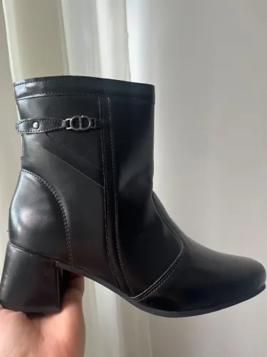 Bota couro feminina