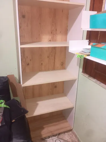 Lindo armário de MDF para colocar produtos de beleza livro objetos pessoais