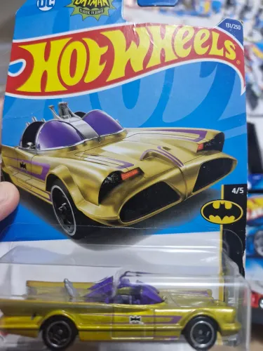 HOT WHEELS - TV SERIES BATMOBILE 131/250 - 4/5 - GOLD