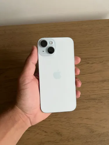 iPhone 15 azul bem cuidado sem marcas 