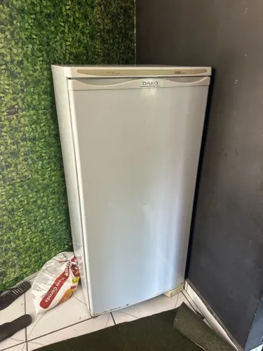 Vende se geladeira 