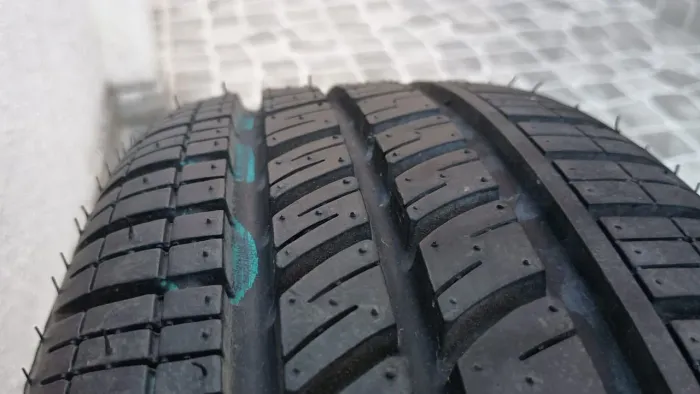 PNEU PIRELLI CINTURATO P4, 175 70 R14, COM RODA ARO 14, USADO COMO ESTEPE 