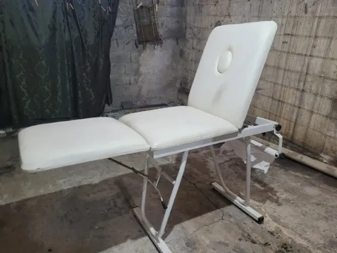 Maca articulada profissional com porta lençol descartável + Escada de dois degraus