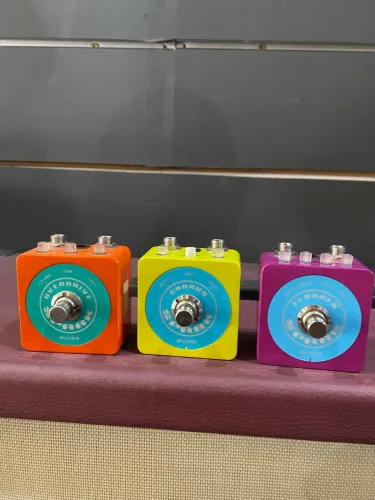 Pedais Mooer novo $259,00