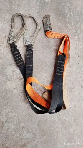 Vendo esse cinto de segurança.
