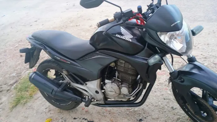 Honda CB 300R Flex 2011/2012 Conservada - Pneu Dianteiro Novo - R$ 11.800