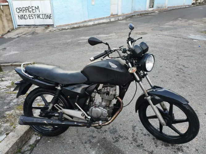 Vendo 5000 moto em dia motivo da venda peguei pra trabalhar, não vou mais trabalhar de mot
